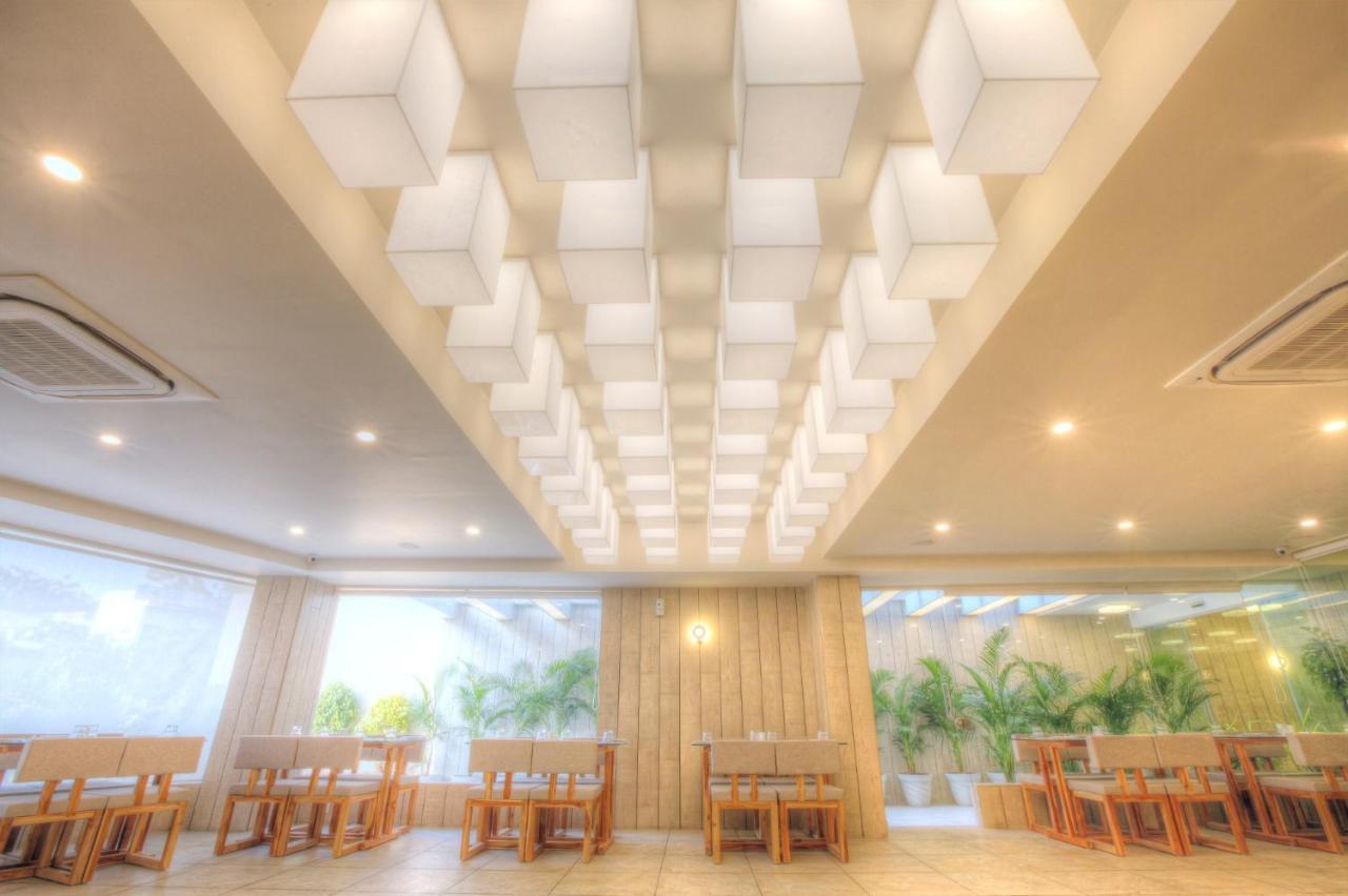 Scenaria Hotel أحمد أباد المظهر الخارجي الصورة