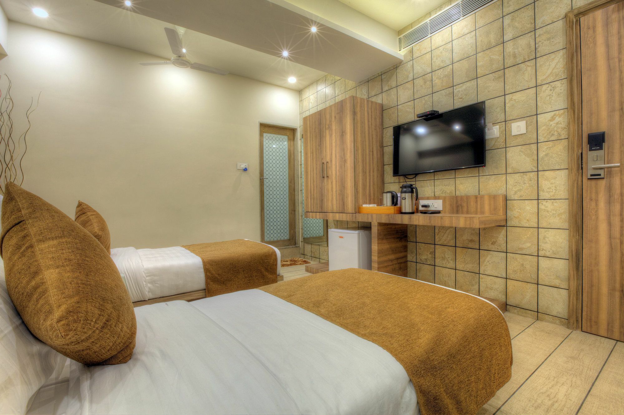 Scenaria Hotel أحمد أباد المظهر الخارجي الصورة